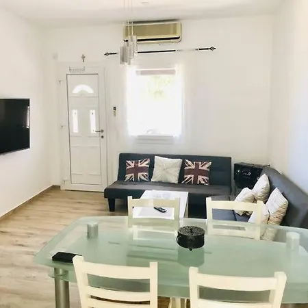 Apartmán In The Center, By The With Sea View Hersonissos (Crete)
